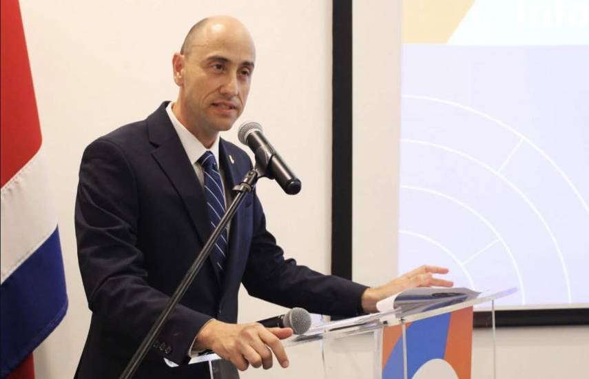 Costa Rica pide diálogo tras decisión de Panamá sobre electricidad