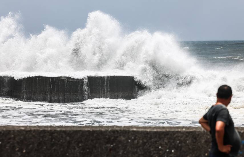 El tifón Bavi golpea China tras la evacuación de casi 2 millones de personas