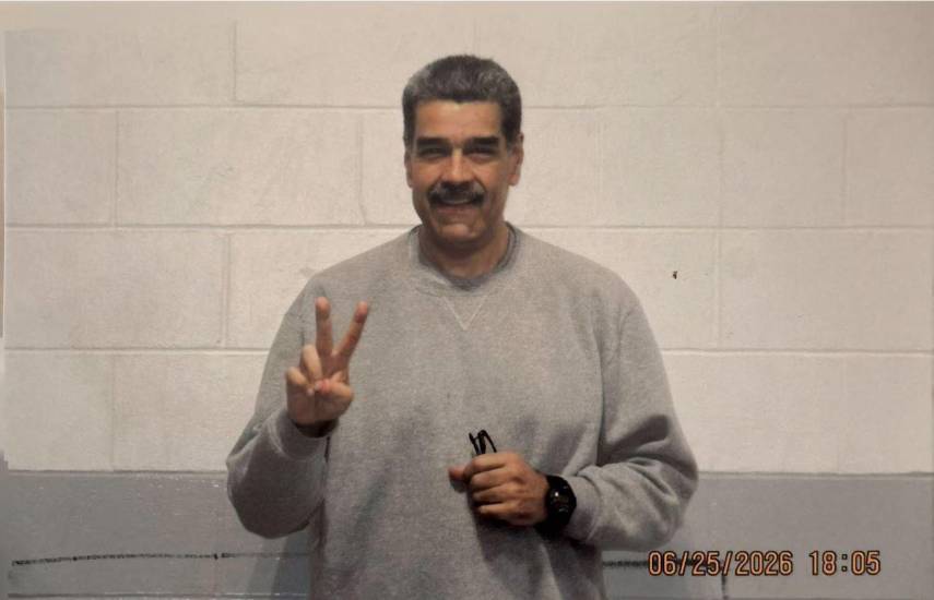 “Estamos firmes”, dice Maduro al publicar fotos desde prisión