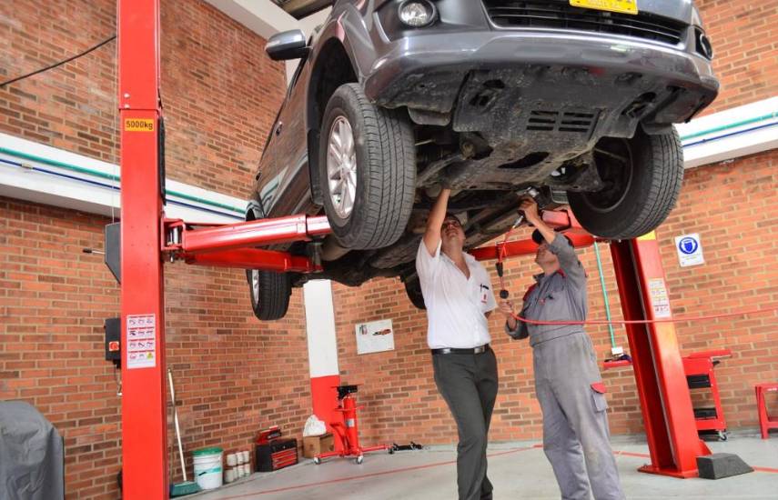 Mercado de autopartes en Panamá con grandes y pequeños distribuidores