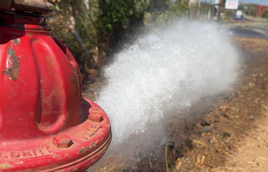 Más de 150 morosos en el pago de agua en Las Uvas de San Carlos