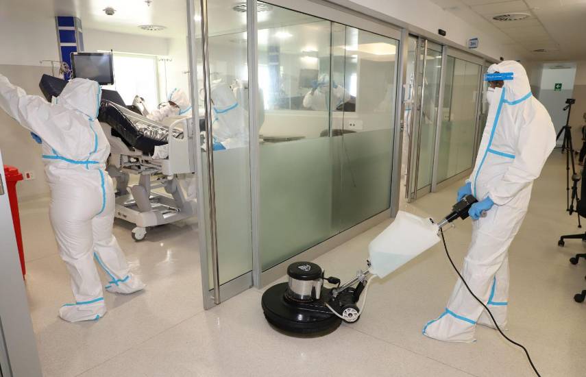 Minsa: 23 empresas compiten por contrato de B/.80 millones para limpieza de nueve hospitales públicos