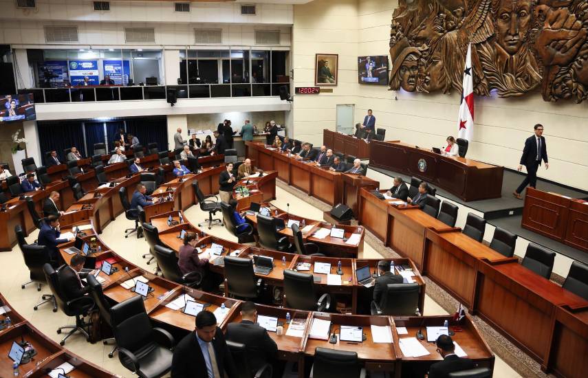 Líderes políticos acusan al TE de introducir cambios no discutidos