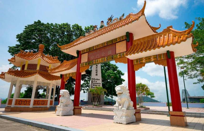 Presidente Mulino ordena inmediata restauración del monumento chino