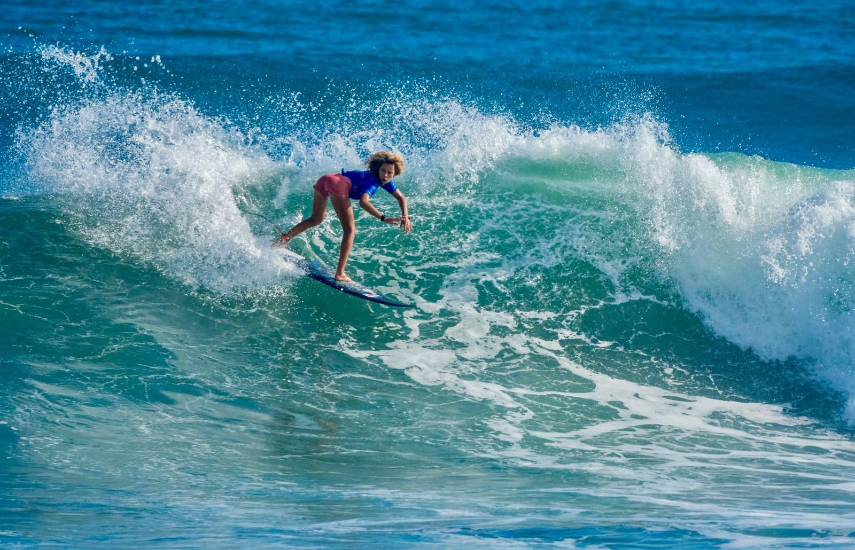 Surfistas menores de 16 años competirán en cinco torneos en Costa Rica