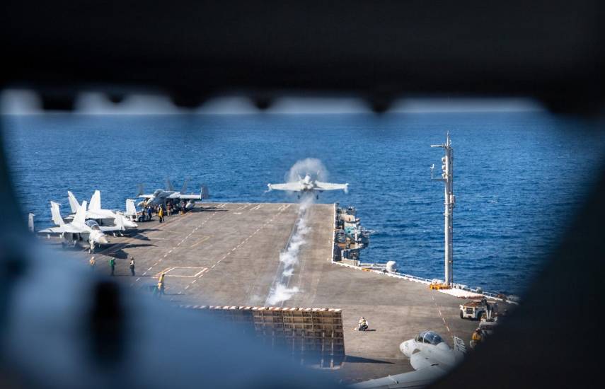 Poderoso portaviones USS Nimitz llegará el 29 de marzo