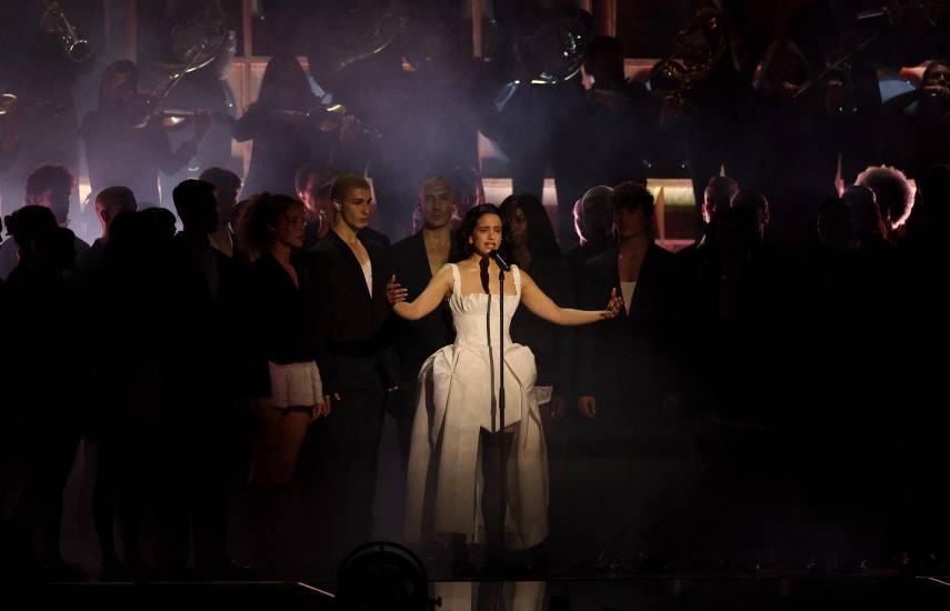 Rosalía suspende su concierto en Milán por una intoxicación alimentaria