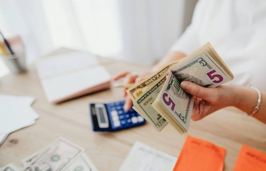 Hasta B/.1.200 invierten los panameños en diciembre