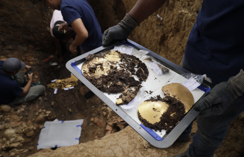 Descubren tumba con ajuar de oro en Parque Arqueológico El Caño