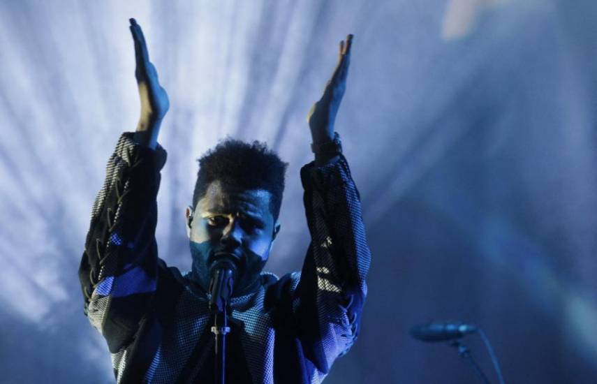 Cantante The Weeknd quiere “matar” su nombre artístico para “renacer”