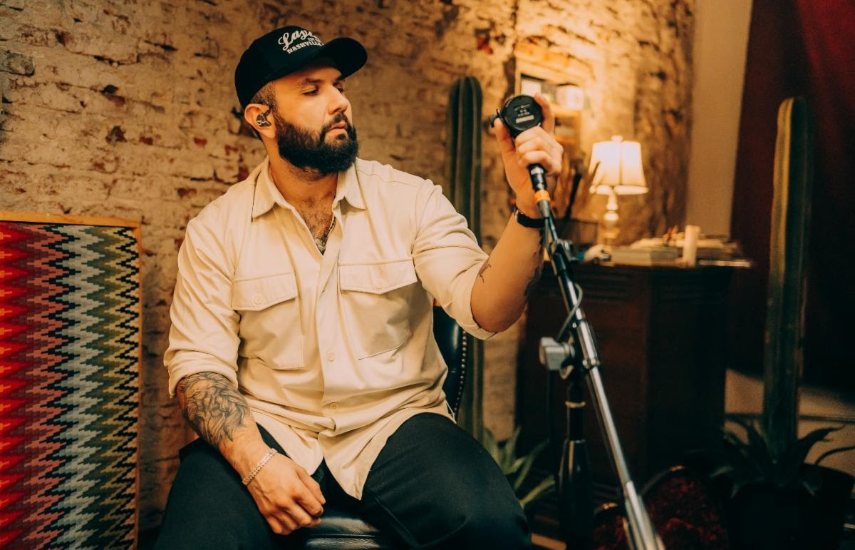 Carín León presenta videoclip oficial de su éxito “Ahí Estabas Tú”