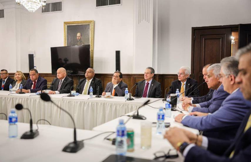 Presidente Mulino se reúne con diputados del PRD para abordar temas de interés nacional