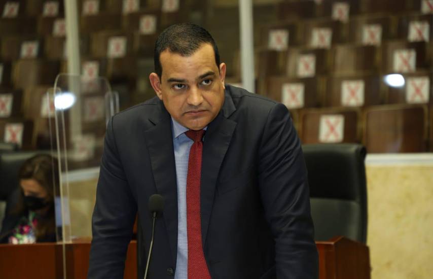 Exdiputado Luis Ernesto Carles renuncia al partido Panameñista