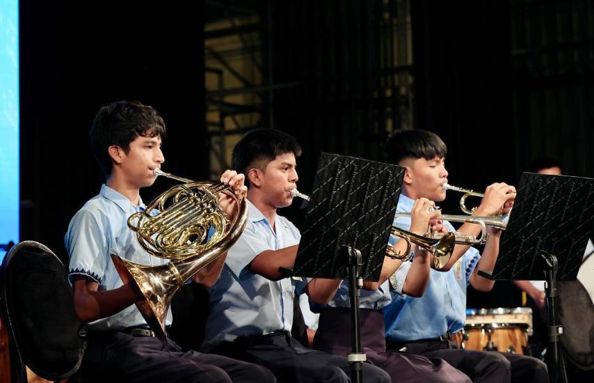 Jóvenes llevan la música sinfónica a Ngäbe Buglé