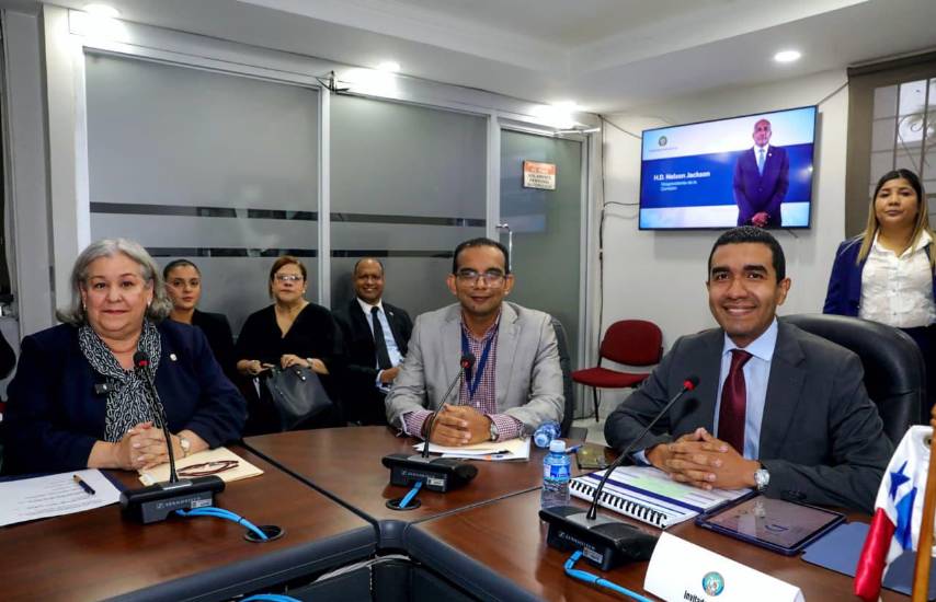 El MIDES asegura fondos para tercer pago de programas de transferencia monetaria