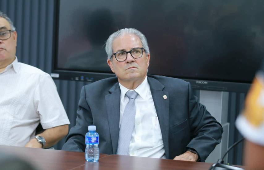 “No arriesgaremos al personal”: ministro de Salud evaluará el cierre temporal de centros que sufran violencia