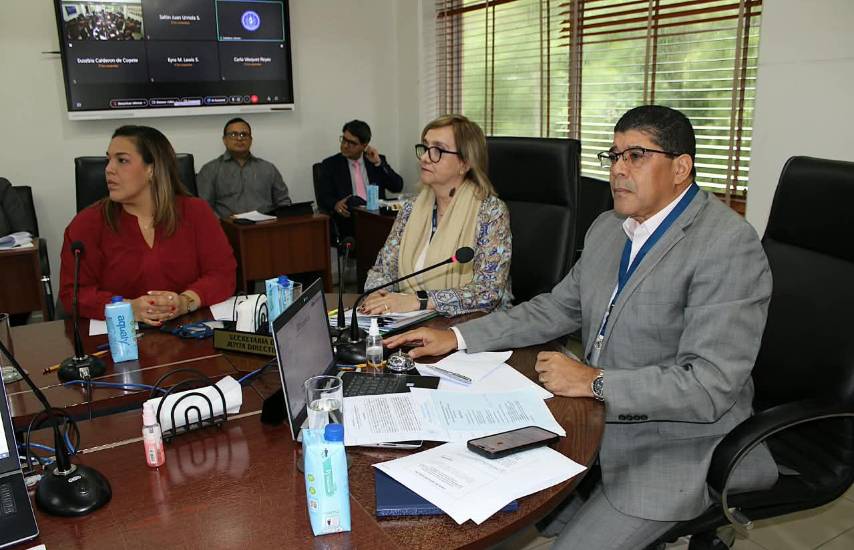 La CSS aprueba inversión de $116 millones para garantizar abastecimiento de insumos médico-quirúrgicos