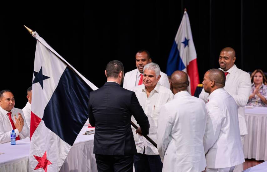 Presidente Mulino promete respaldo a proyectos en el distrito de Colón