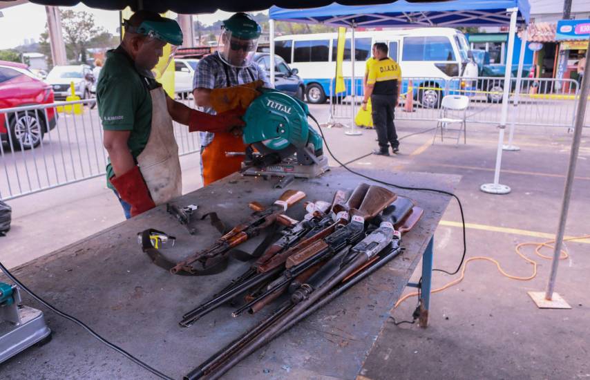 Minseg: Programa armas por comida saca de circulación 1,142 armas y 92,690 municiones en 2025