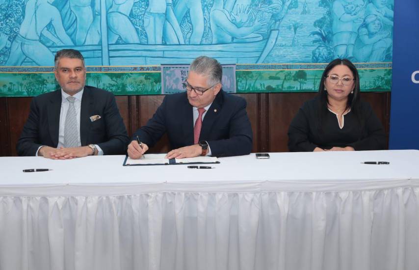 ML | Firma del convenio marco de cooperación.