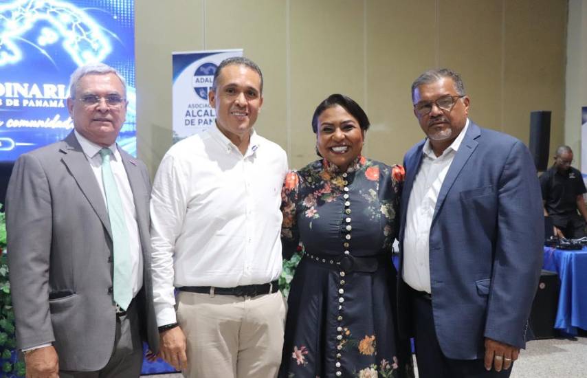 Alcaldesa de Darién Nadine González es reelecta al cargo de presidenta de AMUPA
