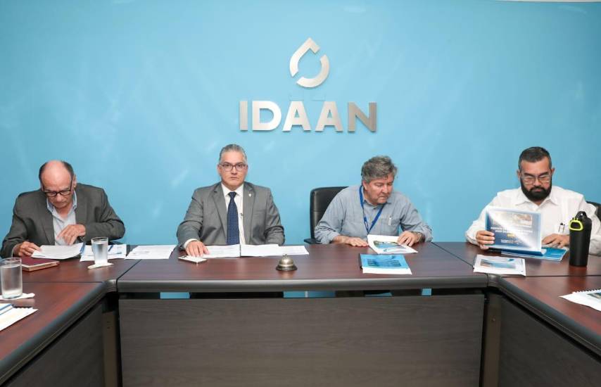 Gobierno anuncia plan para recuperar red de agua potable; iniciará en Herrera y Los Santos