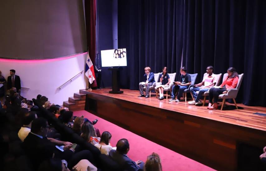 Cientos de jóvenes participan en el IV Foro de Niñez y Adolescencia