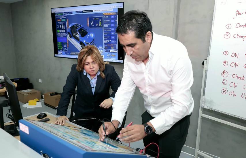 El INADEH impulsa la formación de profesionales en movilidad eléctrica