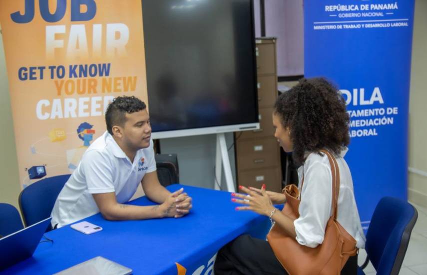 Mitradel impulsa reclutamiento para call center