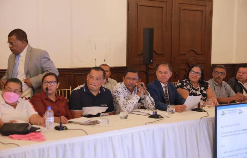 Presidente Cortizo se reúne con fuerzas vivas de Barú para impulsar el desarrollo del distrito