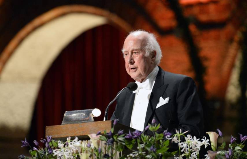 Muere el físico Peter Higgs, ganador del Nobel por la teoría de la “partícula de Dios”