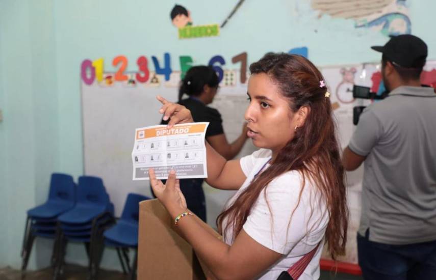 Cierran mesas de votación para primarias de RM