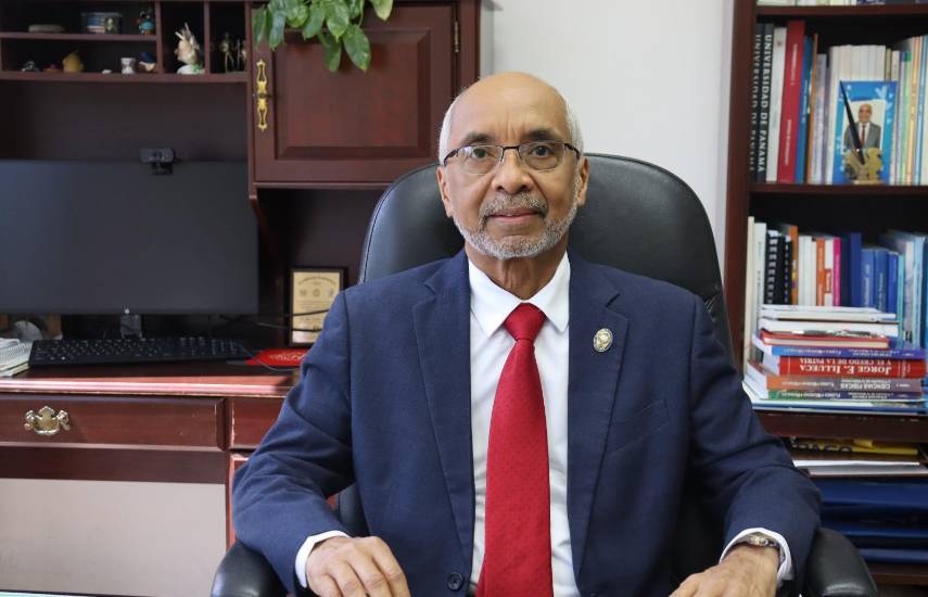 Moreno, físico que aspira a rector de la U. de Panamá
