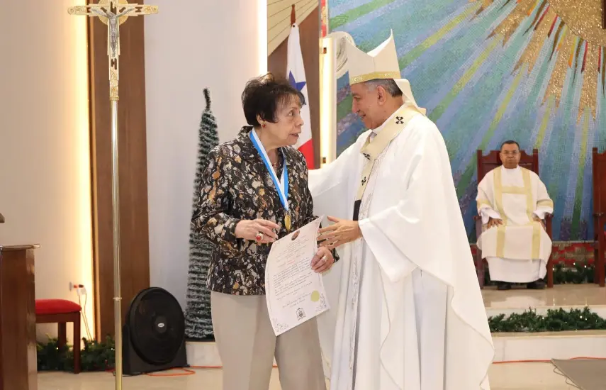 Iglesia católica rinde homenaje a Luz María Noli Rodríguez