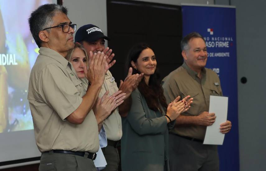 MiAMBIENTE entrega 15 órdenes de proceder por B/.1.125 millones para impulsar proyectos productivos sostenibles