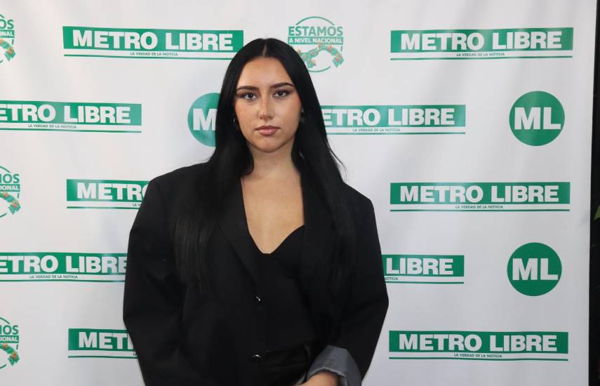 Alexandra debuta con ‘Mi tormenta favorita’