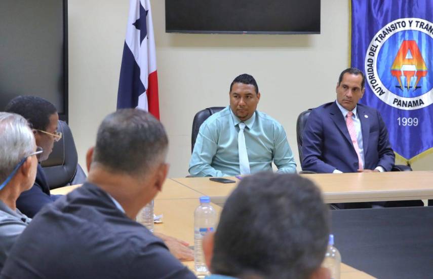 La ATTT se reúne con usuarios del transporte público para abordar quejas y propuestas