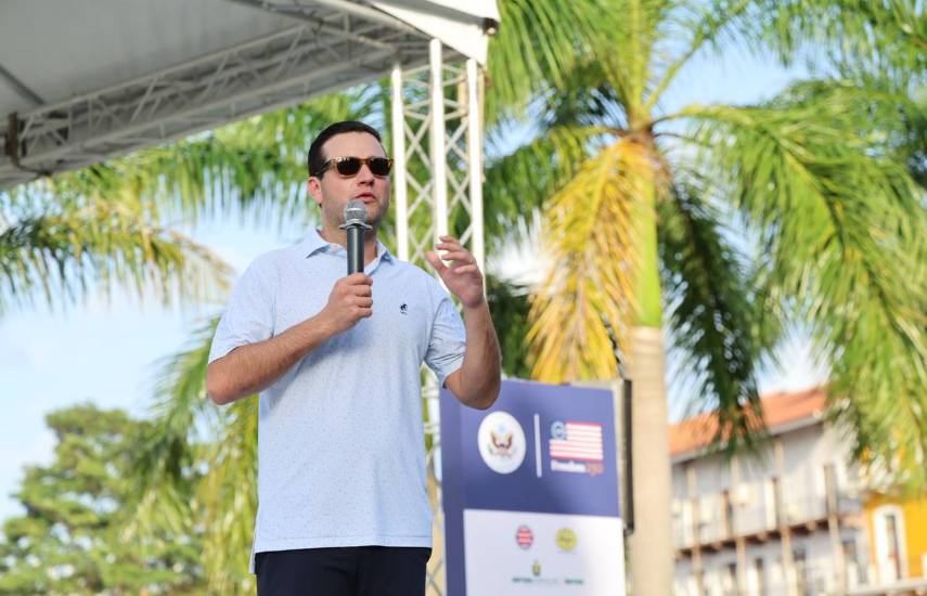 Estados Unidos anuncia planes de financiamiento para proyecto de inteligencia artificial en Panamá