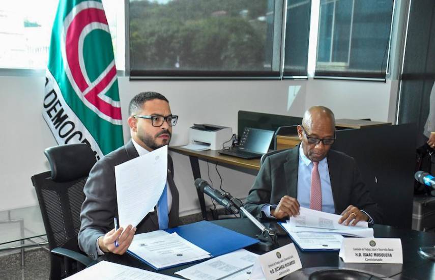 Subcomisión de la Asamblea recibirá recomendaciones para modificar programa 120 a los 65