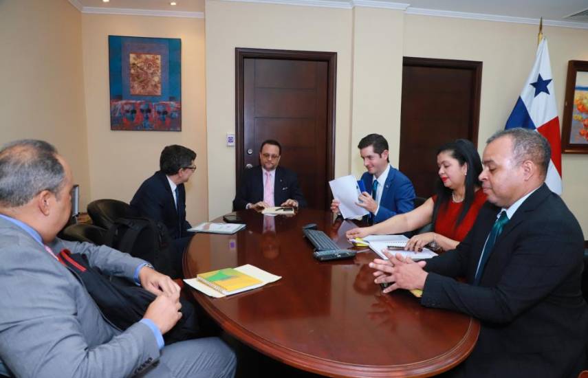 MICI: Revisión de iniciativas clave para Panamá en reunión con SIECA
