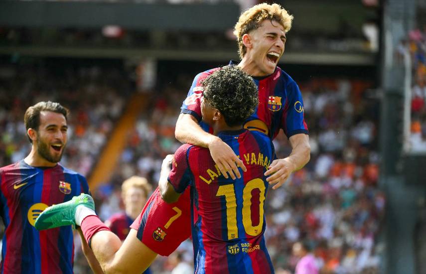 El FC Barcelona golea y es único líder de la liga española