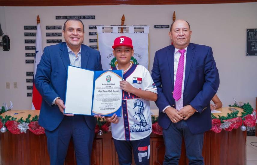 Alcaldía de David declara ciudadano distinguido al pelotero Abdel Isaac Vigil Samudio