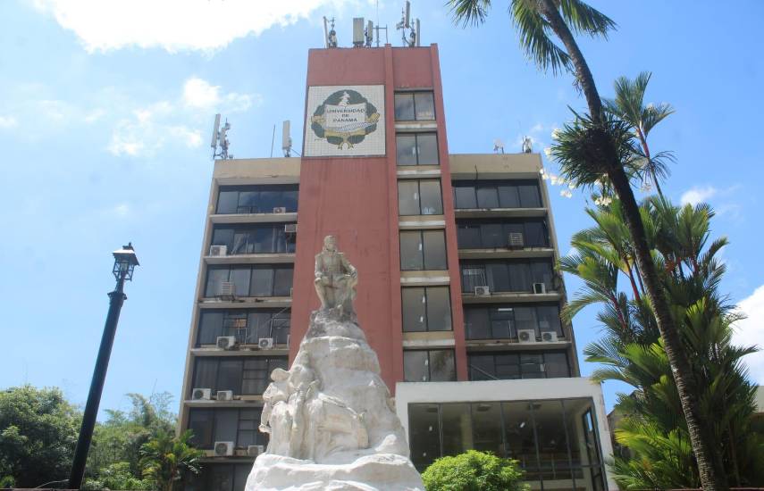 UP certifica primera promoción del diplomado en Administración y Gestión de Bienes de PH