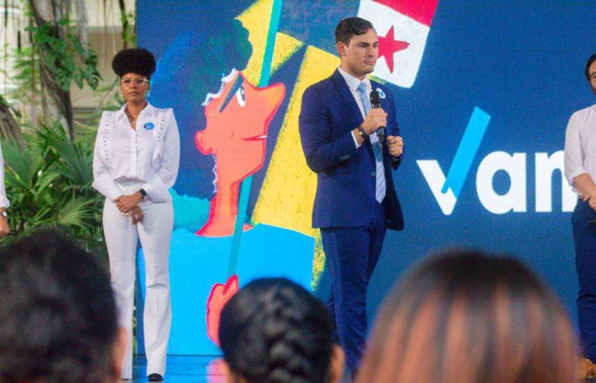 Vamos analizará convertirse en partido político