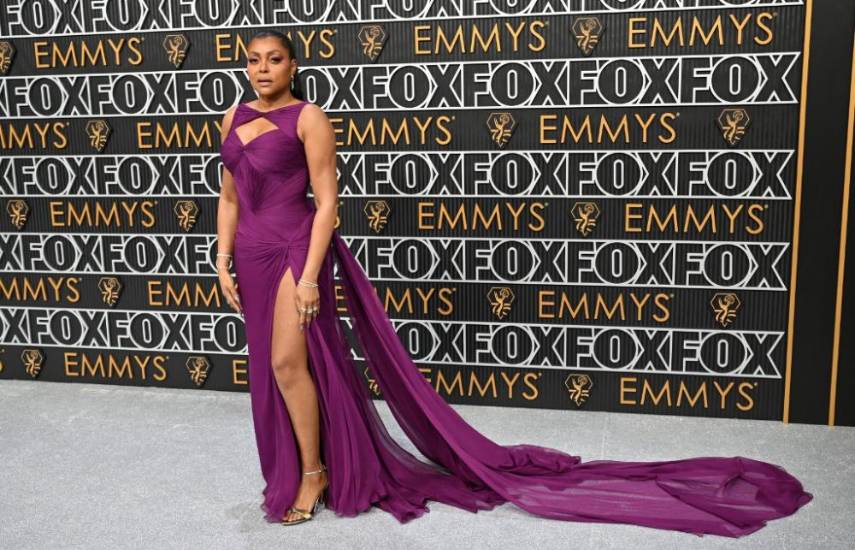 Rojo, negro y morado brillan en la alfombra roja de los Emmy