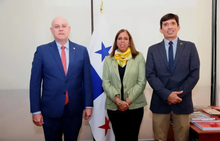 Viceministro Guevara Mann aborda con UNESCO cooperación cultural