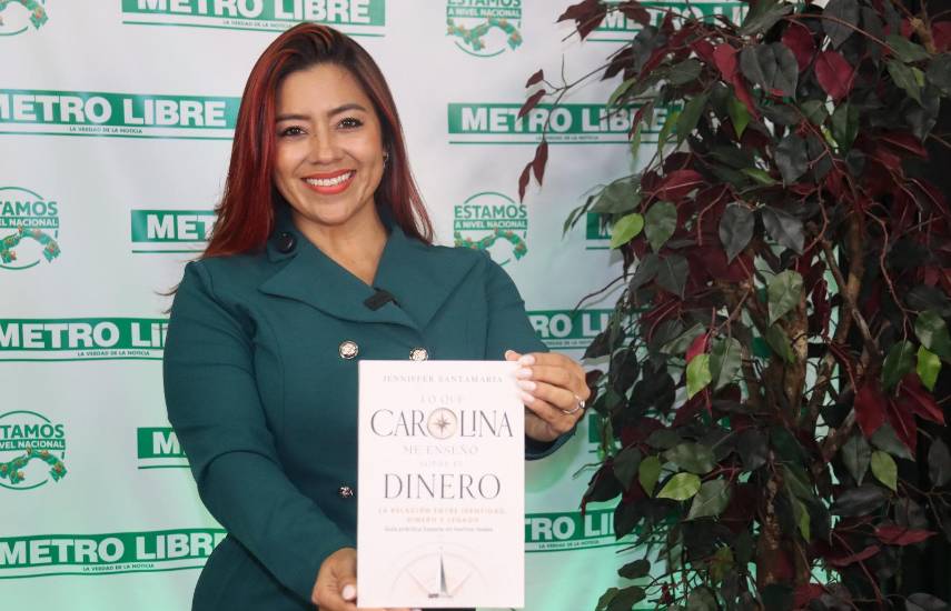 Presenta una guía sencilla para sanar la relación con el dinero
