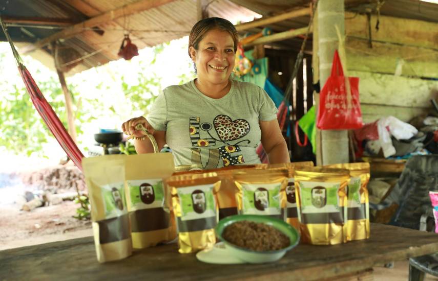 Nuevos mercados se rinden al café de paila producido por mujeres de Capira