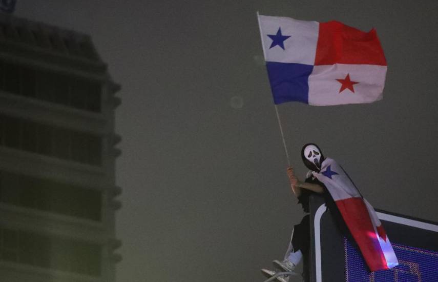 ¿Quiénes son los encapuchados?