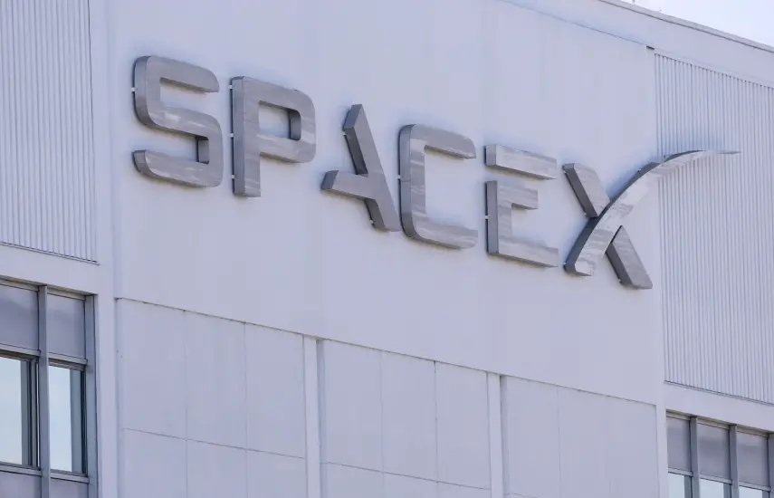 SpaceX firma megacontrato con Google antes de su salida a bolsa